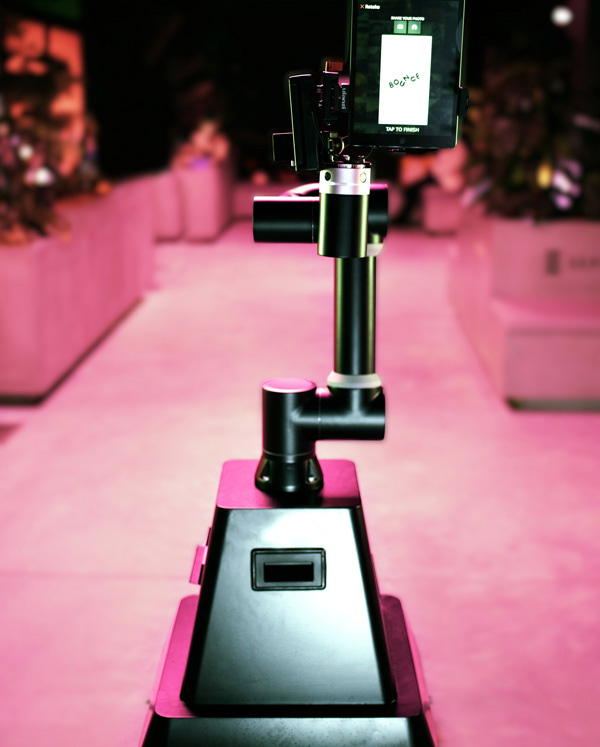 Location Glambot