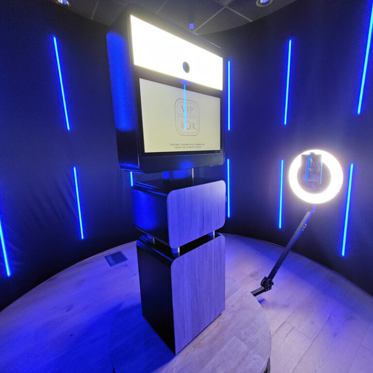 Décor photo lumineux : le Neon Booth